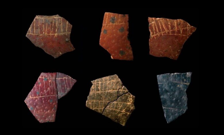 60,000-Year-Old “High Spectacular” Etchings May Point to Early Human Use of Geometric Design 60,000-Year-Old “High Spectacular” Etchings May Point to Early Human Use of Geometric Design